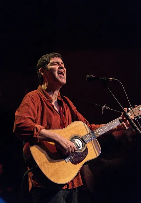 Ari Barokas resmi