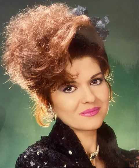 Gülden Karaböcek resmi