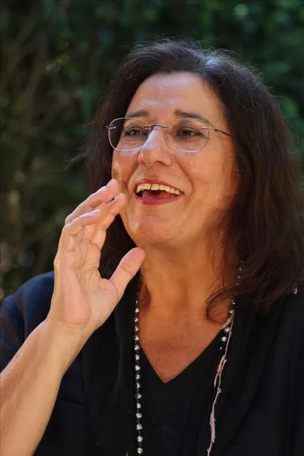 Maria Farantouri resmi