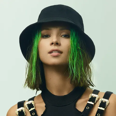 Miss Monique resmi