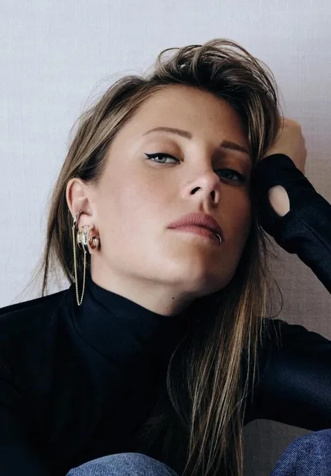 Charlotte De Witte  resmi