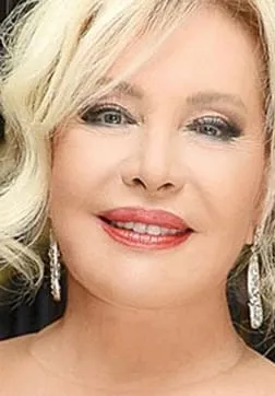 Emel Sayın resmi