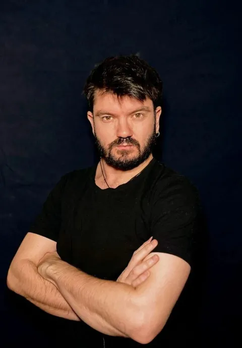 Giray Mert Özdenoğlu resmi