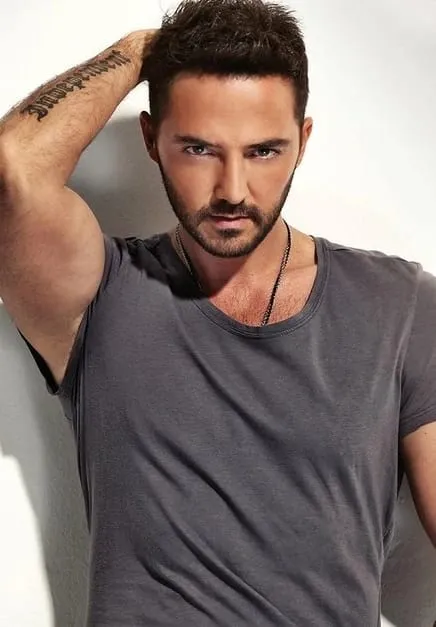 Gökhan Özen resmi