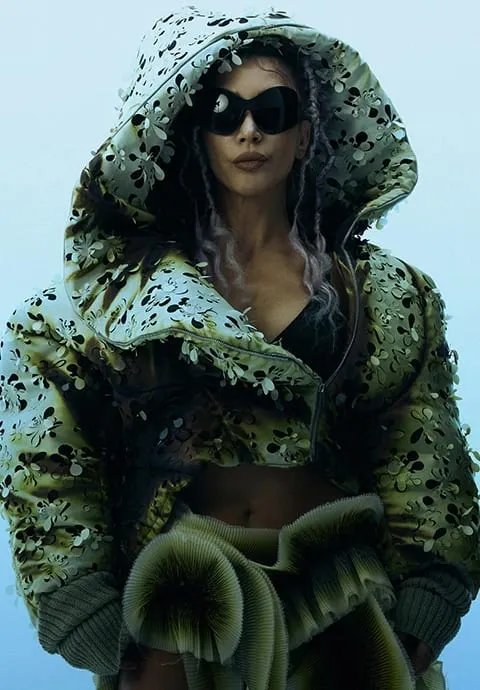 Hande Yener resmi