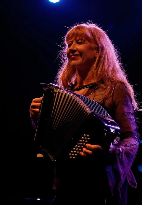 Loreena McKennitt resmi
