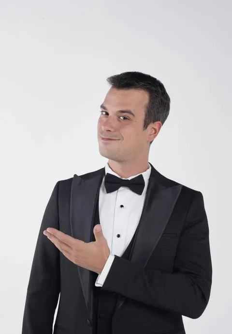 Özgür Uysal resmi