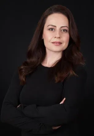 Özlem Türay resmi