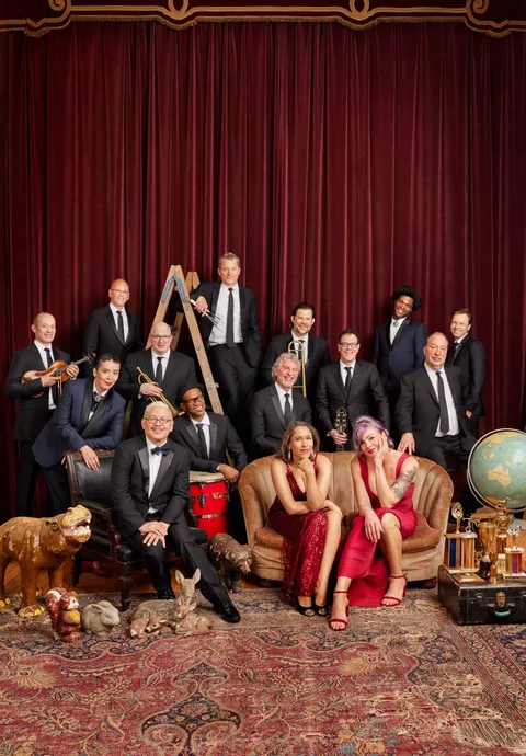 Pink Martini resmi