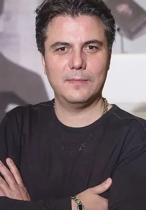 Suat Suna resmi