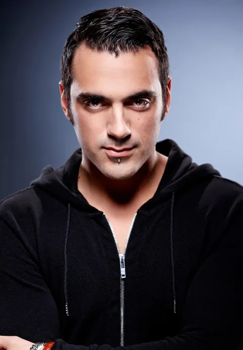 Ummet Ozcan resmi