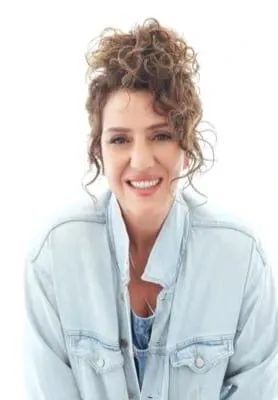 Yasemin Şefik resmi