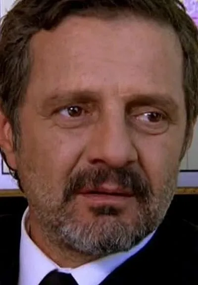 Yılmaz Tüzün resmi