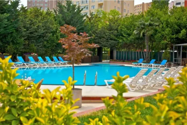 Beylikdüzü Gardan Hotel Günübirlik Açık Havuz thumbnail