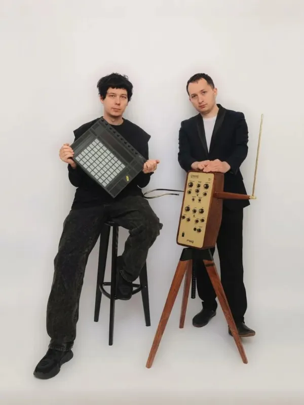 Müziğin Havadan Doğduğu An: Peter Theremin & Ilya SymphoCat ile Tariria’da Theremin Büyüsü card