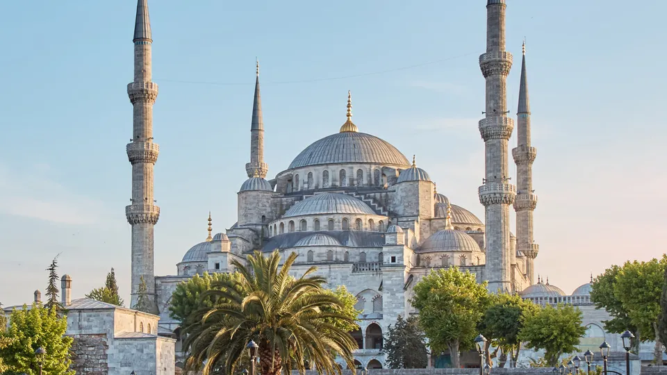 İstanbul Yarım Günlük Tur: Ayasofya, Sultanahmet Cami ve Sultanahmet card