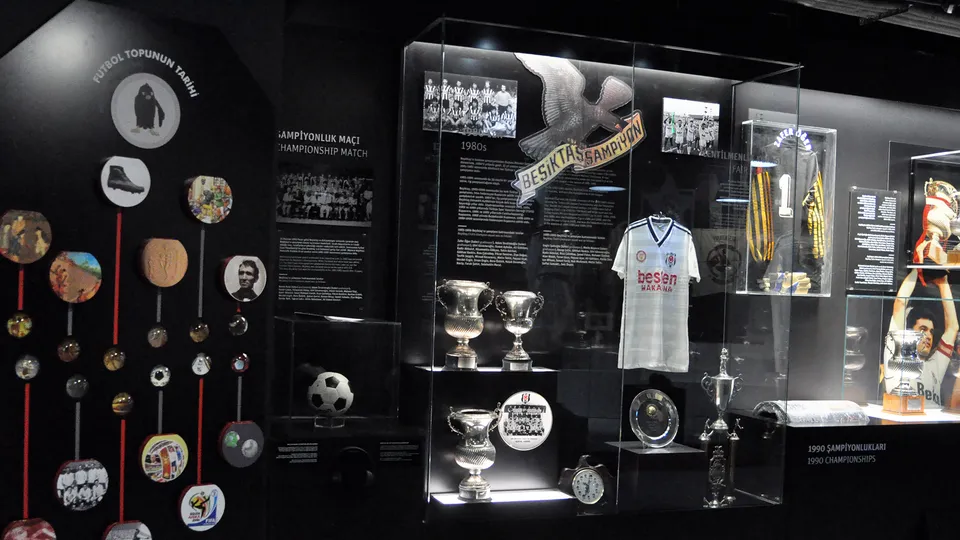 Beşiktaş Stadyum Müzesi ve Stadyum Turu card