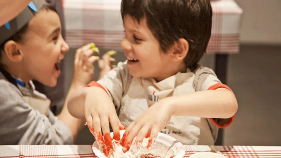 Minik Eller Pizza Yapıyor card