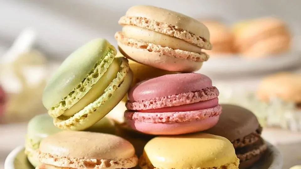 The Macaron Lab card