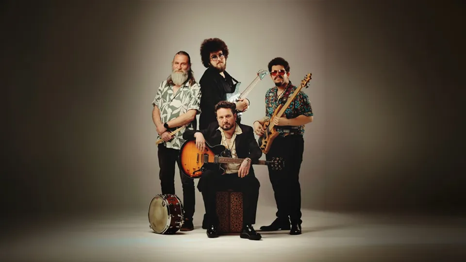 Emre Barut & Rock'n Besk küçük resim