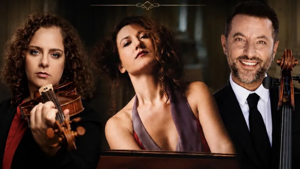 Nexus Trio Hande Küden (keman) & Birsen Ulucan (Piyano) & Çağ Ercağ (viyolonsel) card