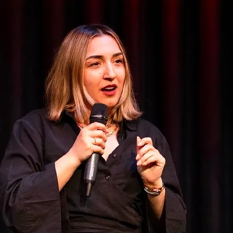 Özge Özel - Stand Up küçük resim