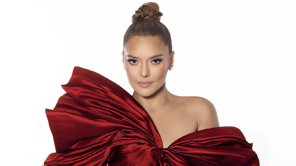 Demet Akalın card