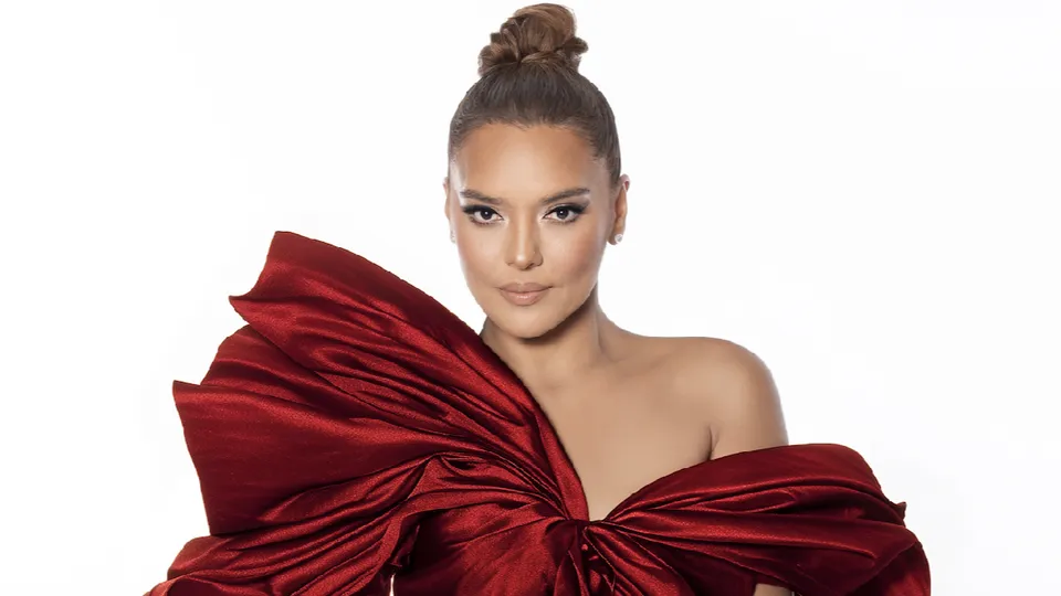 Demet Akalın card