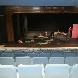 Çorlu Memduh Şevket Esendal Sahnesi mekan görseli